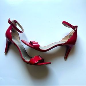 BANDOLINO Red Strappy Heels
